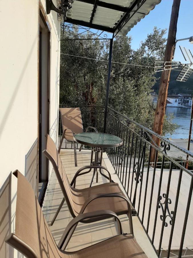 Chiona΄S Apartments By The Sea Paleo Trikeri Dış mekan fotoğraf