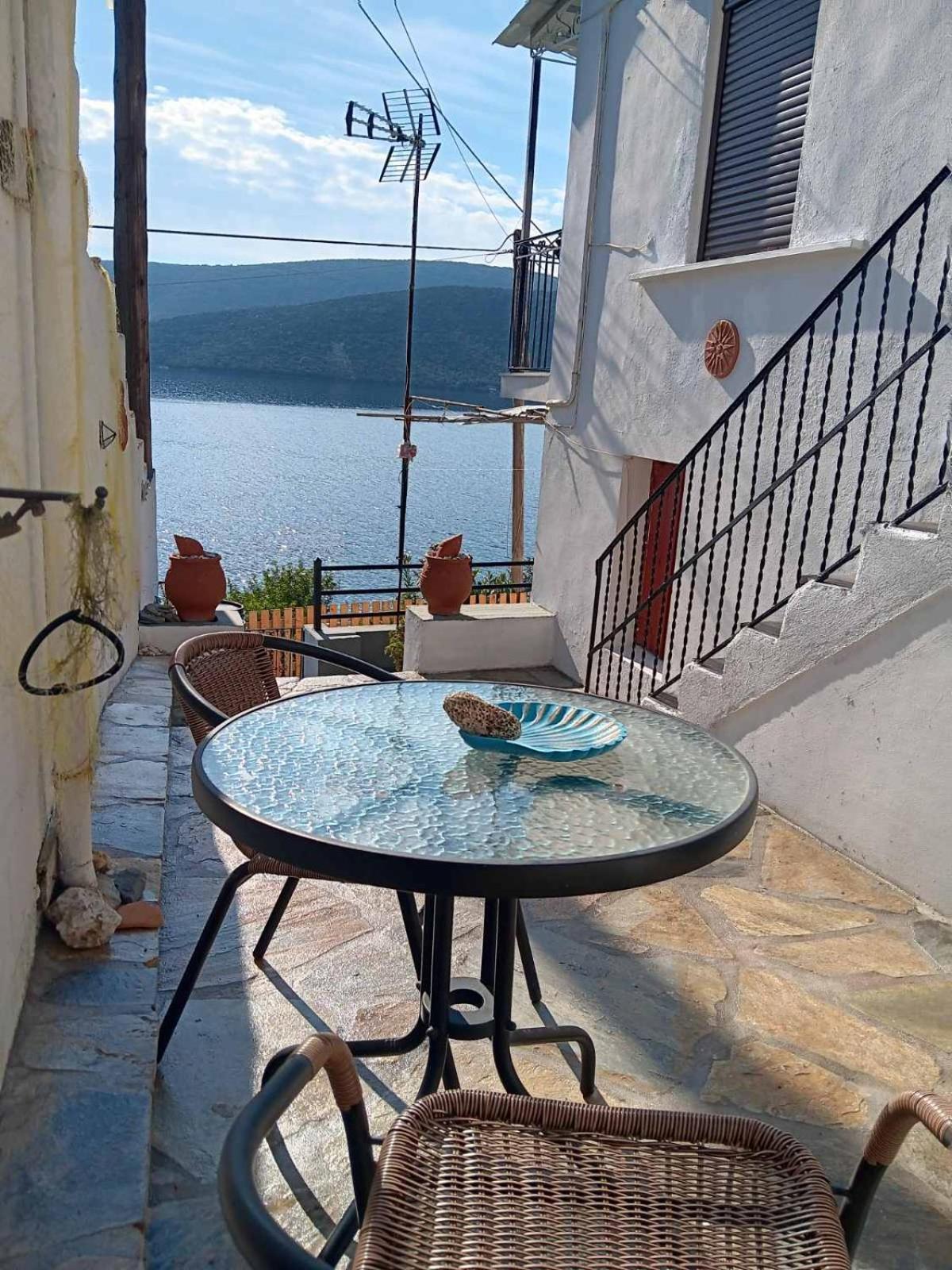 Chiona΄S Apartments By The Sea Paleo Trikeri Dış mekan fotoğraf